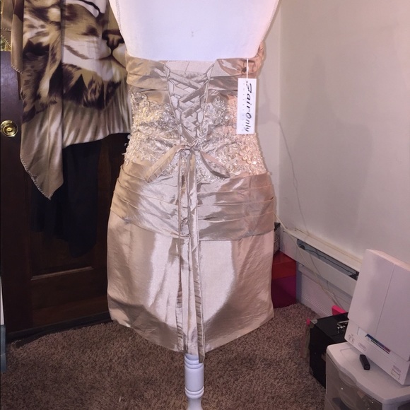 Gorgeous gold beautifully detailed tube dress - Picture 2 of 6